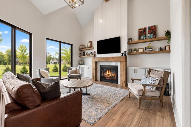 401 JERELYN COURT, Combined Locks, WI 54113