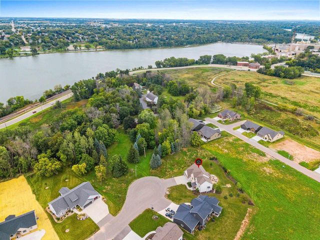 401 JERELYN COURT, Combined Locks, WI 54113