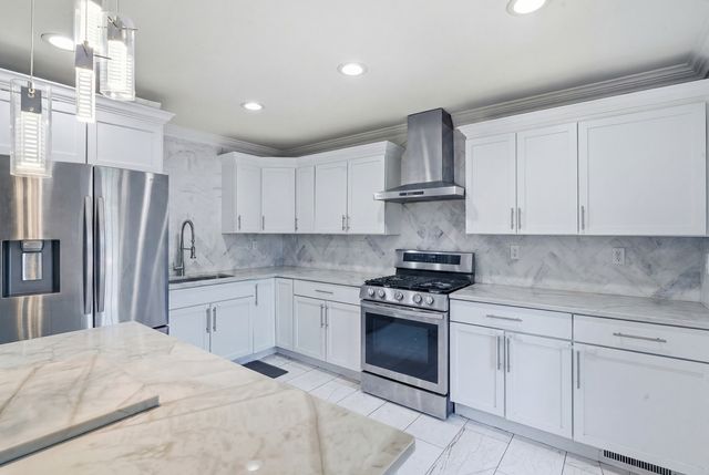 13080 W 28th Street, Zion, IL 60099