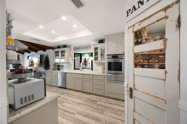 221 East, Norco, CA 92860