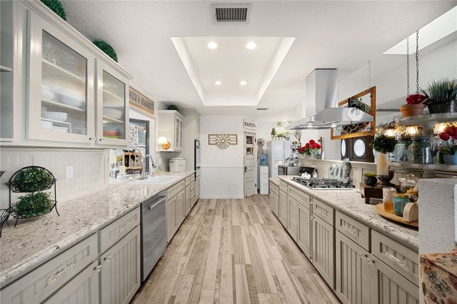 221 East, Norco, CA 92860