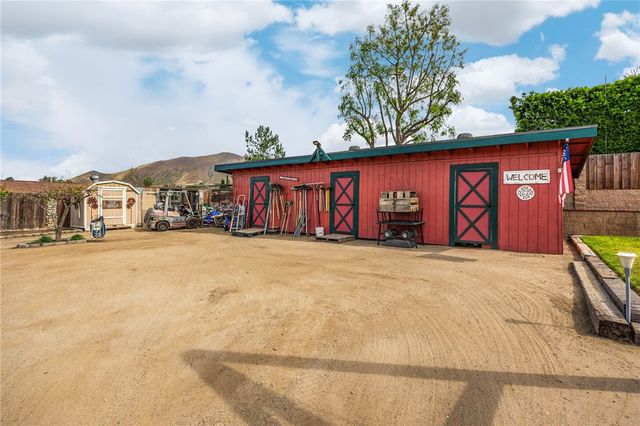 221 East, Norco, CA 92860