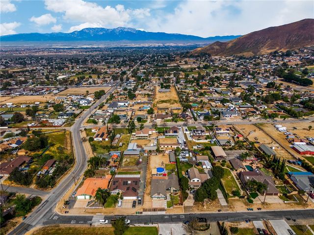 221 East, Norco, CA 92860