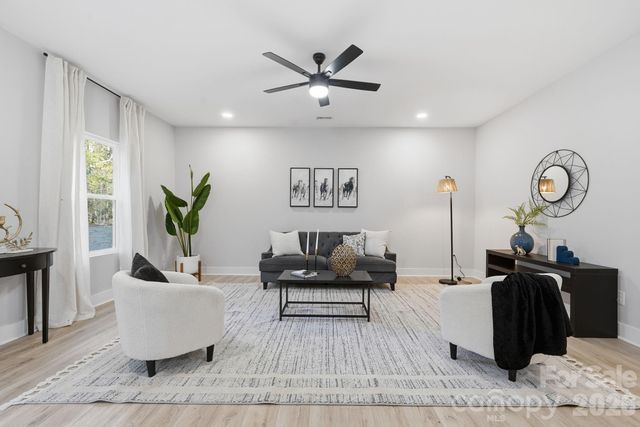 305 Mainsail Road, Salisbury, NC 28146