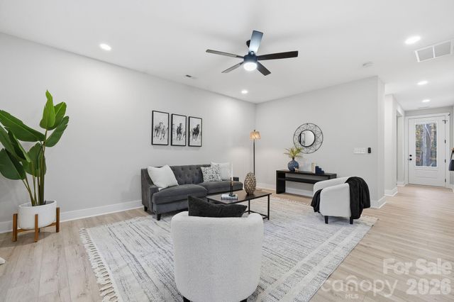 305 Mainsail Road, Salisbury, NC 28146