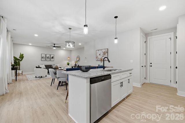 305 Mainsail Road, Salisbury, NC 28146