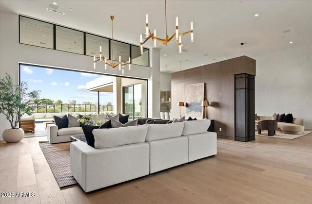 9790 N 56TH Street, Paradise Valley, AZ 85253