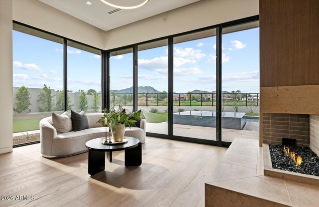 9790 N 56TH Street, Paradise Valley, AZ 85253