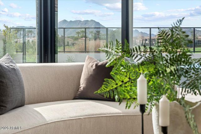 9790 N 56TH Street, Paradise Valley, AZ 85253