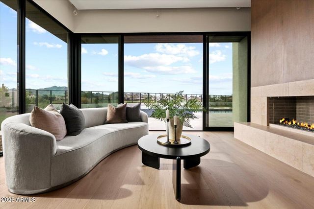 9790 N 56TH Street, Paradise Valley, AZ 85253