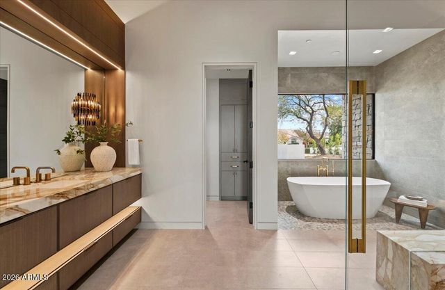 9790 N 56TH Street, Paradise Valley, AZ 85253