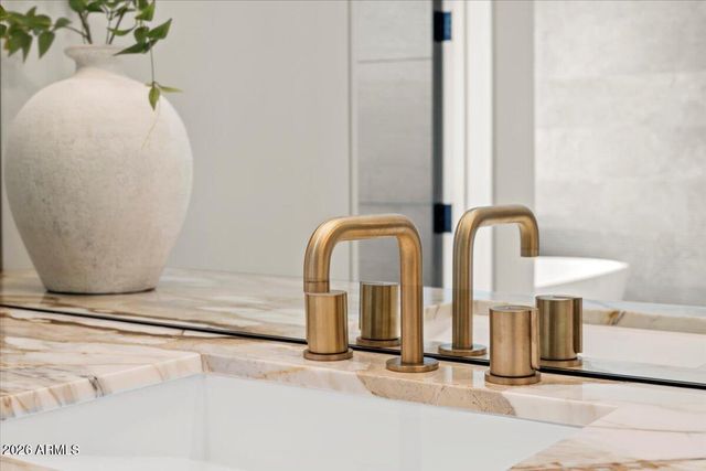 9790 N 56TH Street, Paradise Valley, AZ 85253