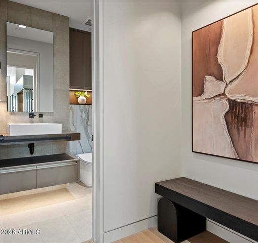 9790 N 56TH Street, Paradise Valley, AZ 85253