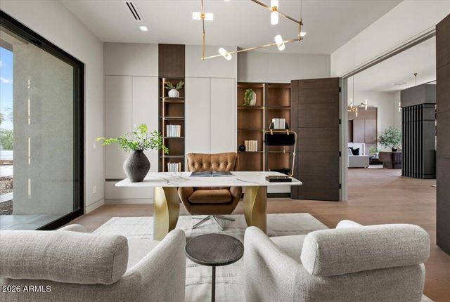 9790 N 56TH Street, Paradise Valley, AZ 85253