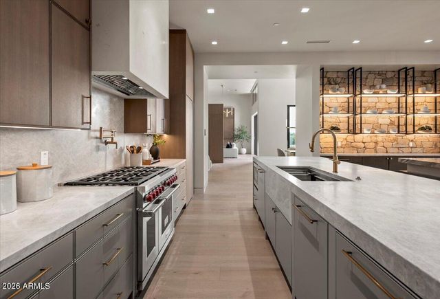 9790 N 56TH Street, Paradise Valley, AZ 85253