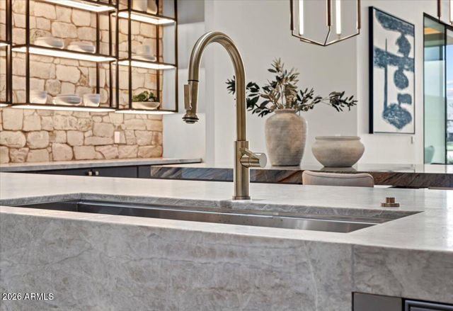 9790 N 56TH Street, Paradise Valley, AZ 85253