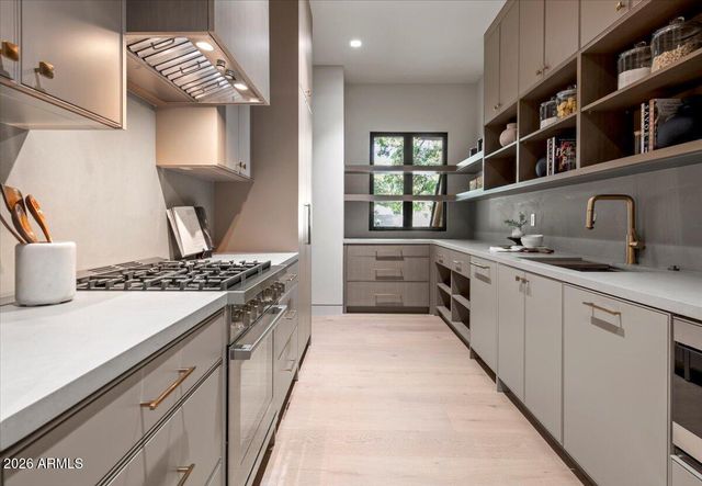 9790 N 56TH Street, Paradise Valley, AZ 85253