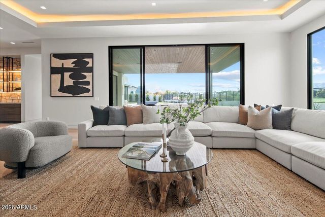 9790 N 56TH Street, Paradise Valley, AZ 85253