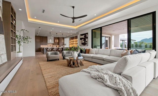 9790 N 56TH Street, Paradise Valley, AZ 85253