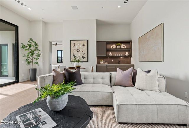 9790 N 56TH Street, Paradise Valley, AZ 85253