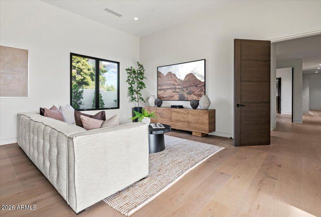 9790 N 56TH Street, Paradise Valley, AZ 85253