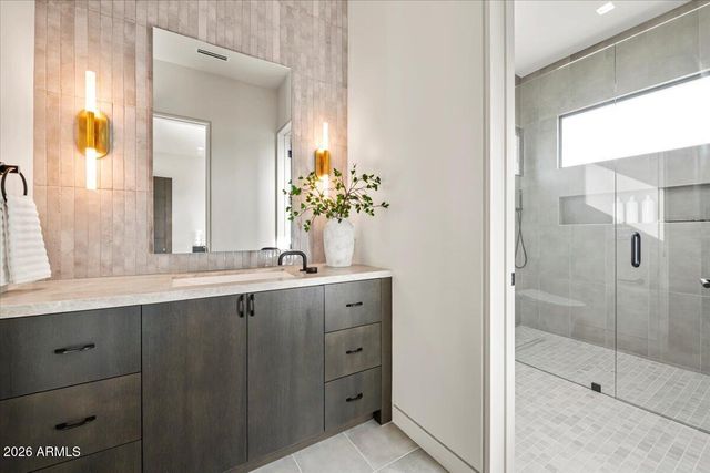 9790 N 56TH Street, Paradise Valley, AZ 85253