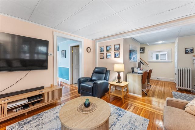 34 Kent Avenue, East Providence, RI 02914