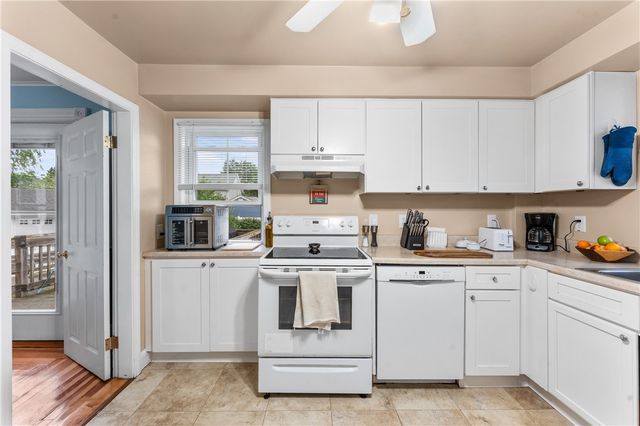 34 Kent Avenue, East Providence, RI 02914
