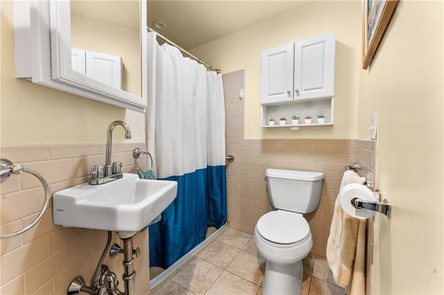 34 Kent Avenue, East Providence, RI 02914