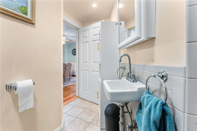 34 Kent Avenue, East Providence, RI 02914