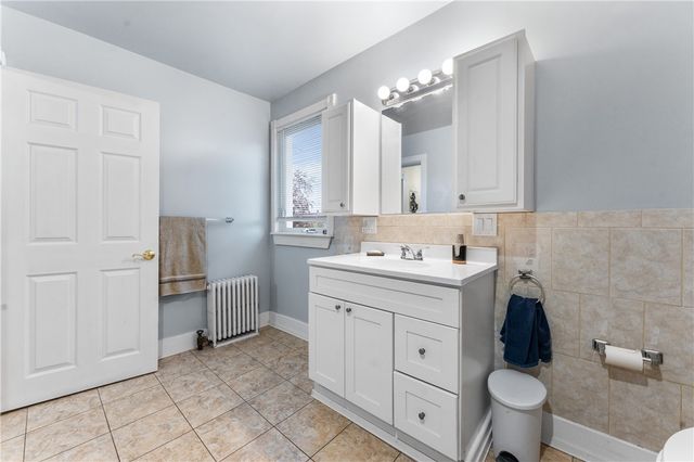 34 Kent Avenue, East Providence, RI 02914