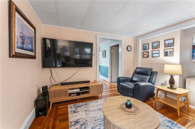 34 Kent Avenue, East Providence, RI 02914