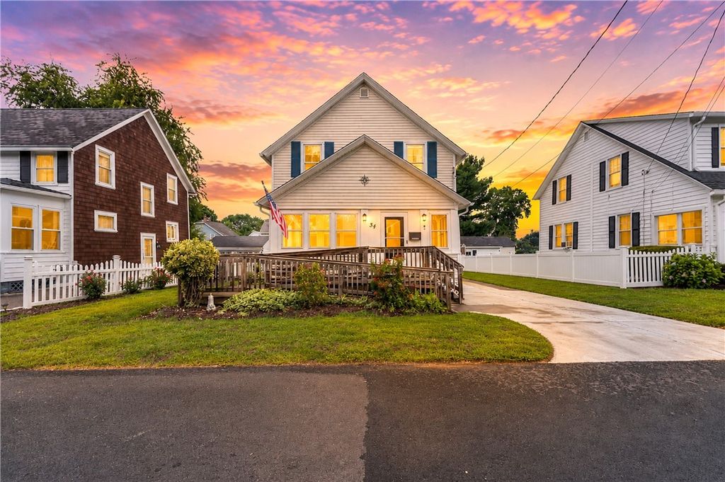 34 Kent Avenue, East Providence, RI 02914