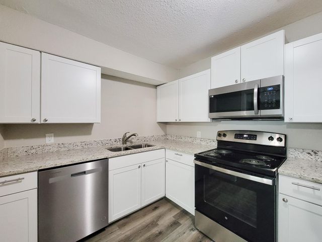 5606 Willow Glen Drive, Houston, TX 77033