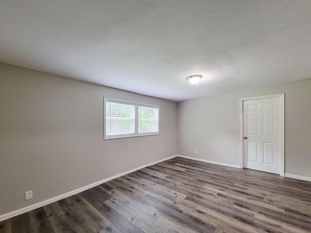 5606 Willow Glen Drive, Houston, TX 77033