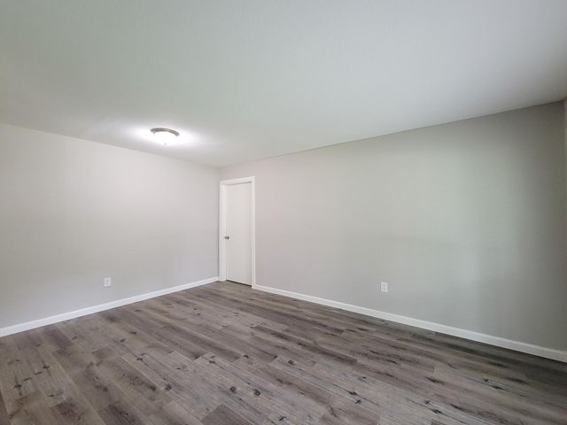 5606 Willow Glen Drive, Houston, TX 77033