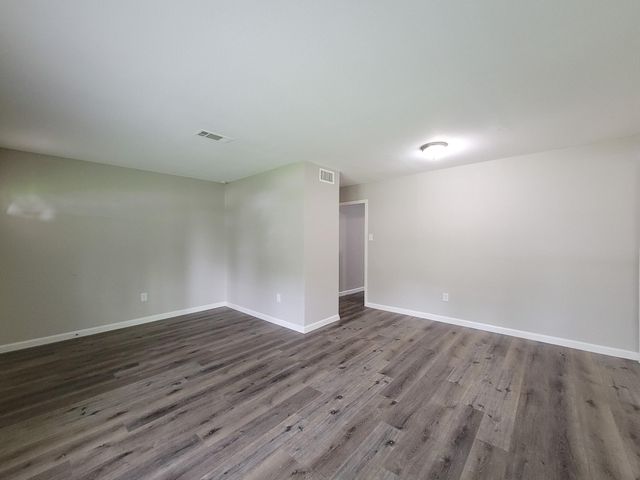 5606 Willow Glen Drive, Houston, TX 77033
