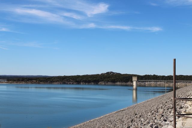 878 LEDGEVIEW DR., Canyon Lake, TX 78133