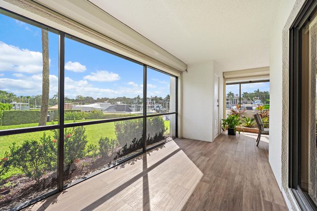 513 Oak Harbour Drive, Juno Beach, FL 33408