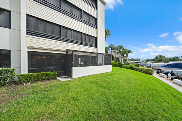 513 Oak Harbour Drive, Juno Beach, FL 33408