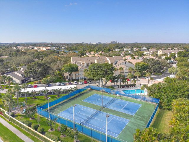 513 Oak Harbour Drive, Juno Beach, FL 33408