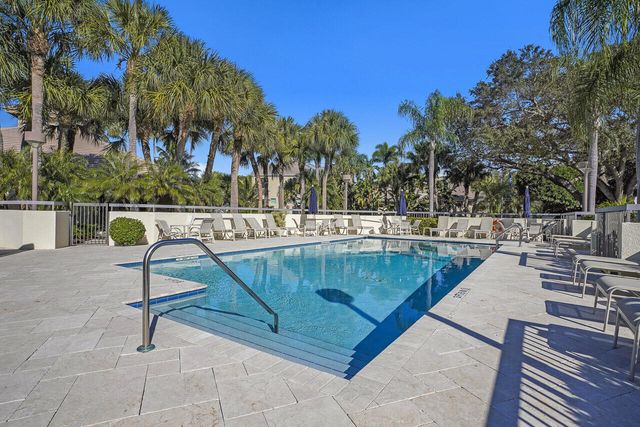 513 Oak Harbour Drive, Juno Beach, FL 33408
