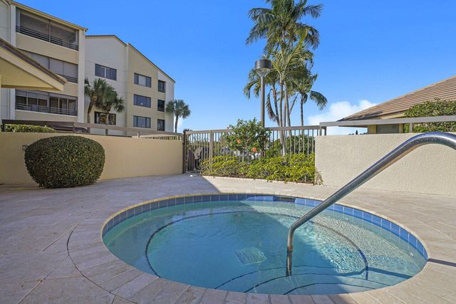 513 Oak Harbour Drive, Juno Beach, FL 33408
