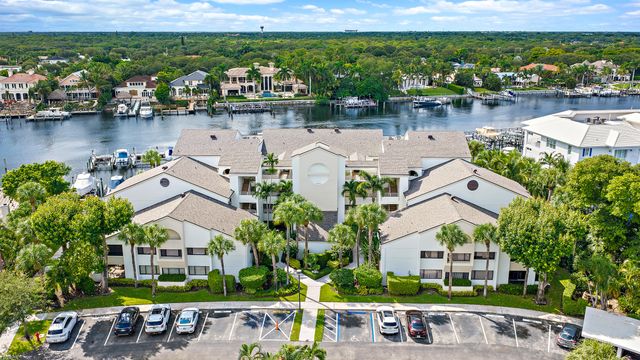 513 Oak Harbour Drive, Juno Beach, FL 33408