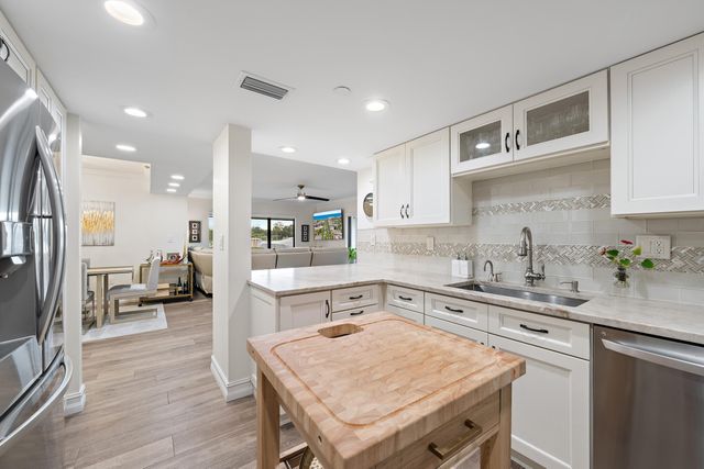 513 Oak Harbour Drive, Juno Beach, FL 33408