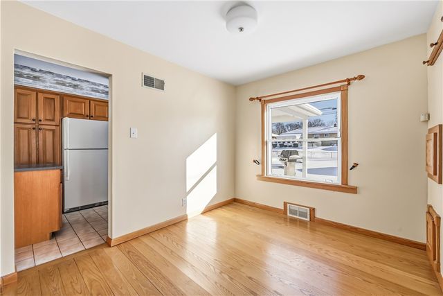 96 N Crescent Dr, Hermitage, PA 16148