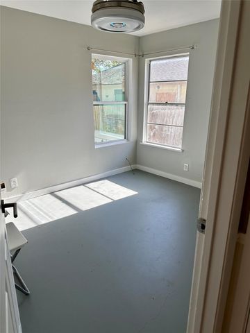 2507 E Side DR, Austin, TX 78704