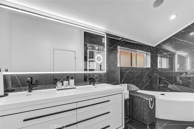 11765 Monte Leon, Porter Ranch, CA 91326