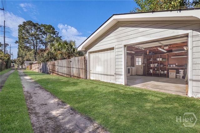 115 E 60th Street, Savannah, GA 31405