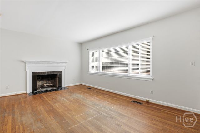 115 E 60th Street, Savannah, GA 31405